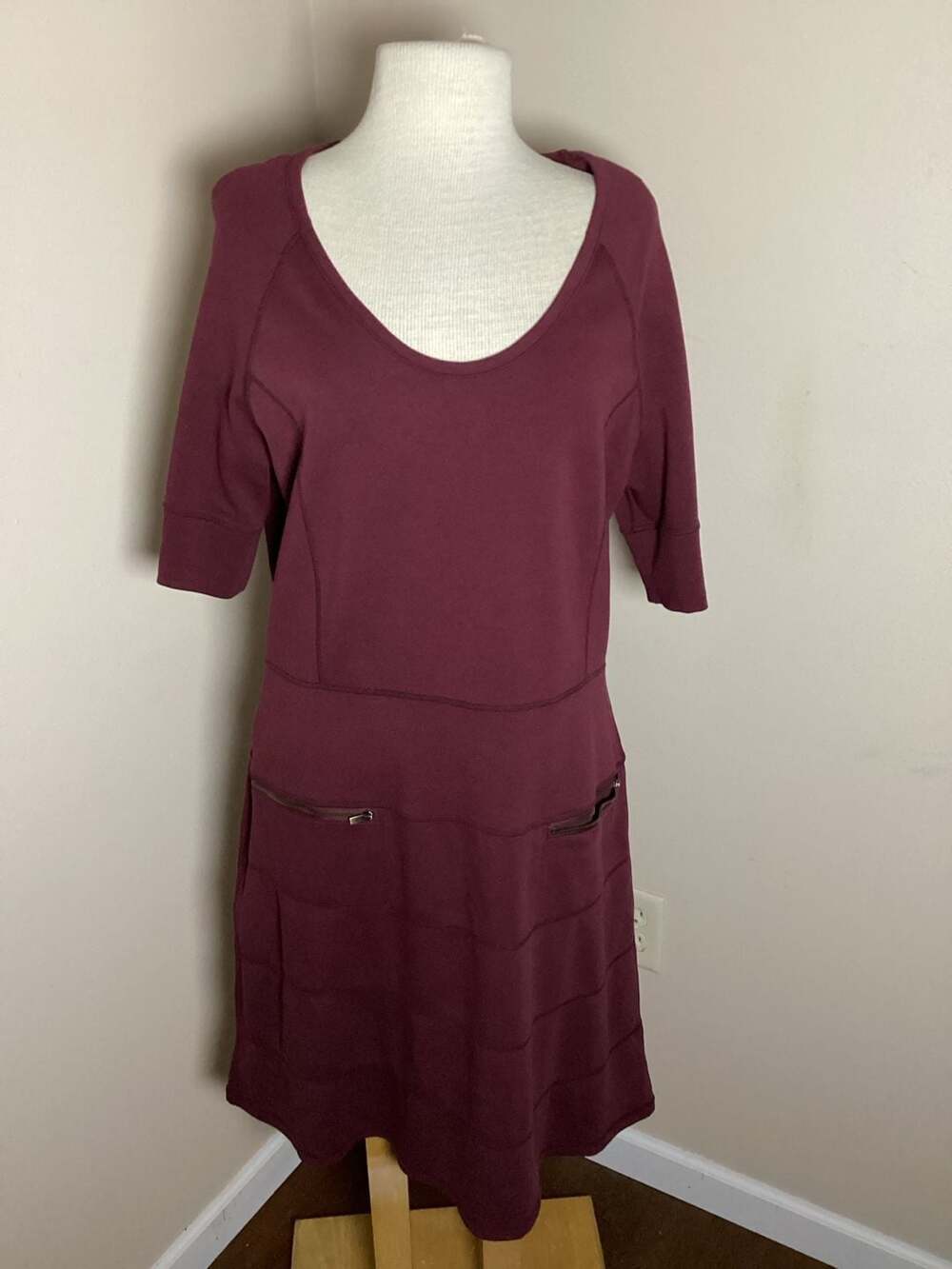Athleta En Route Short Sleeve Fit & Flare Dress Burgundy XL
